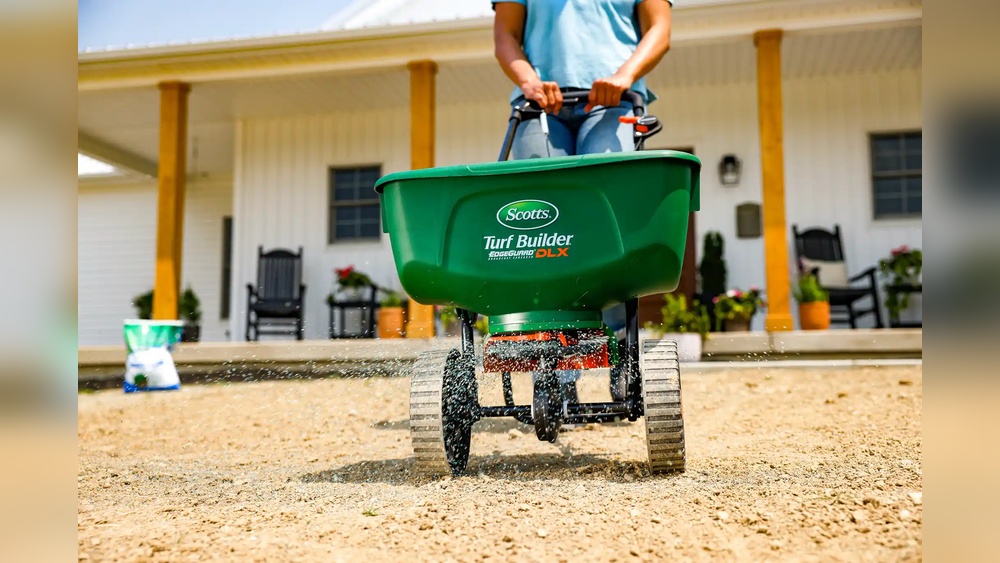 Drop Spreader Vs. Broadcast Spreader: Which Handles Moisture Better?