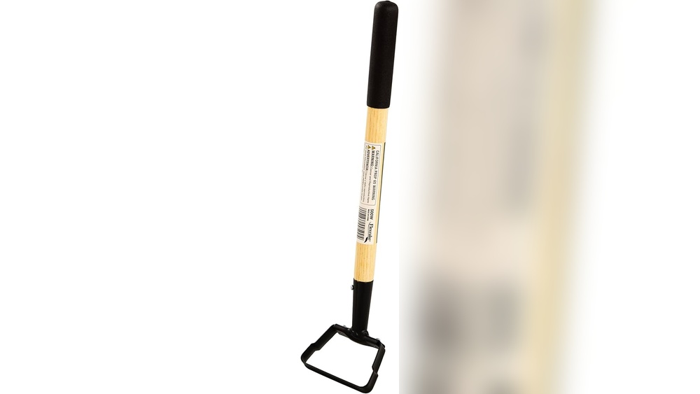 How to Clean And Maintain a Manual Long Handle Cultivator Tool