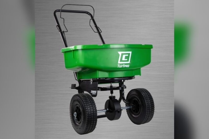 How to Wash a Fertilizer Spreader Without Causing Rust Safely